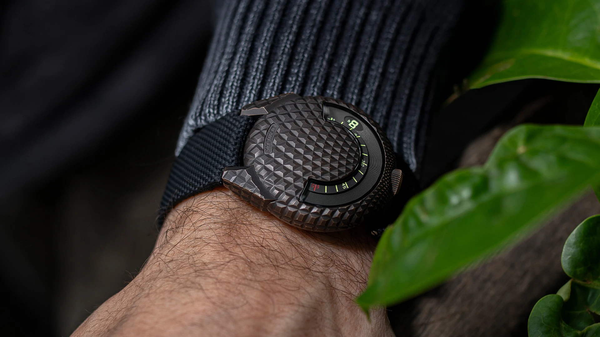 THE URWERK UR-101 T-REX MARKS A BOLD RETURN TO ORIGINS